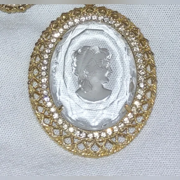 2pc Vintage Whiting and Davis Glass Intaglio Cameo Set - Picture 2 of 11
